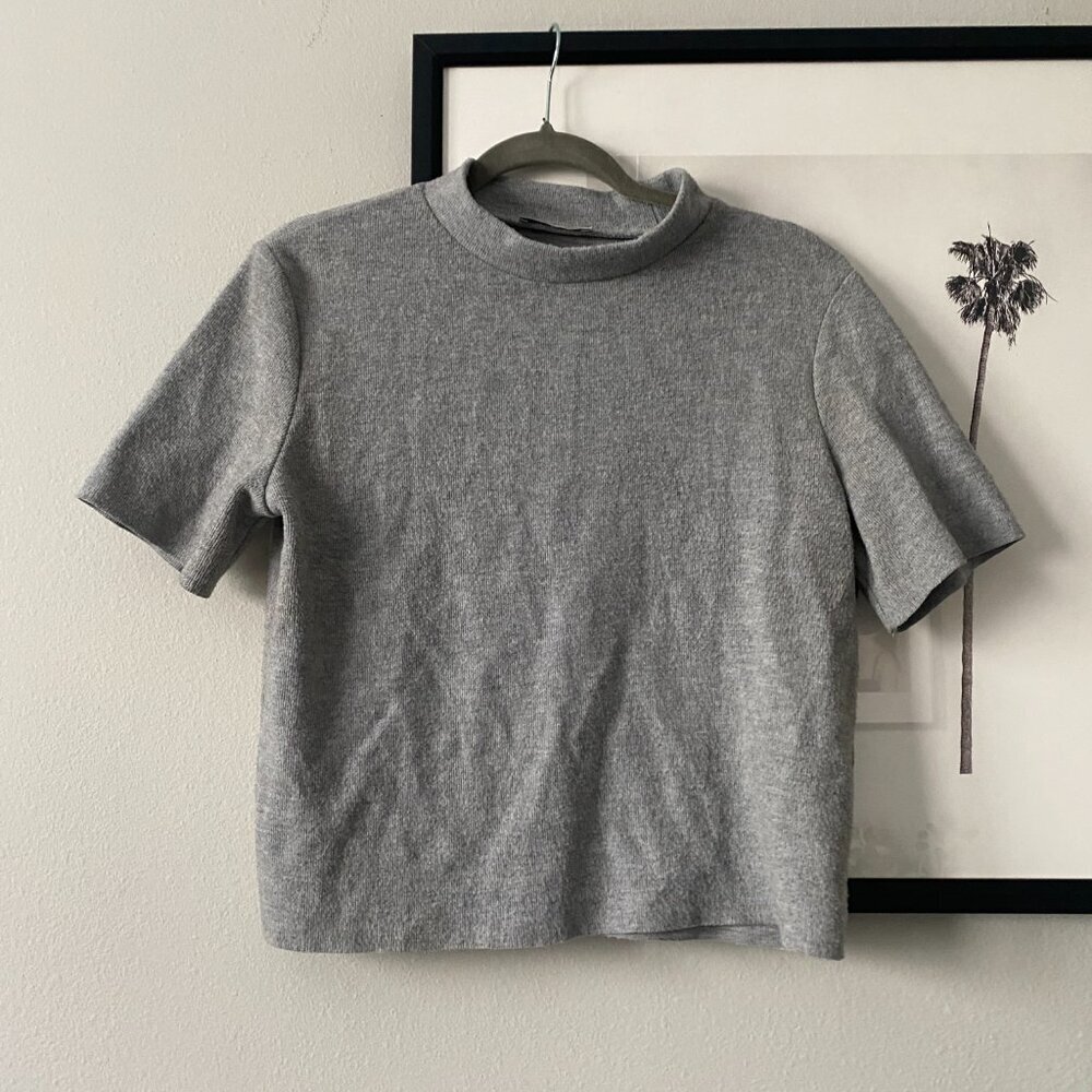 Zara | EUC Trafaluc Gray Mock Neck Short Sleeve Knit Sweater Top Size Large - Picture 5 of 8